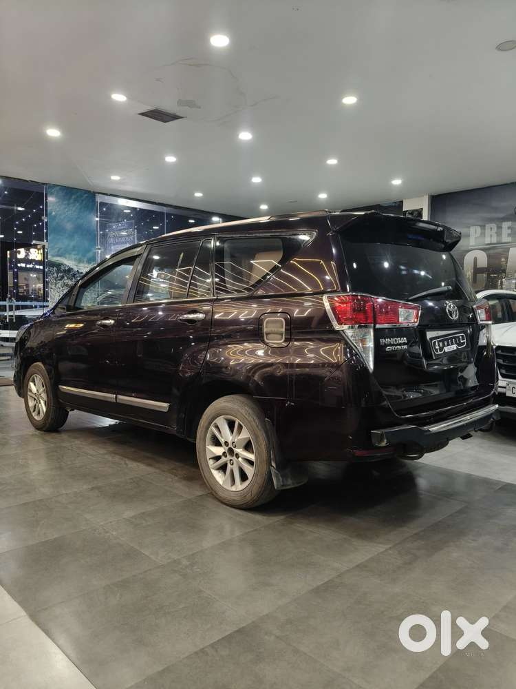 Toyota Innova Crysta 2.4 V 8 Str, 2017, Diesel