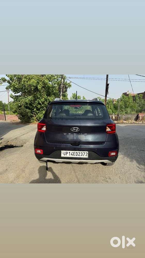 Hyundai Venue 2019 Petrol 80000 Km Driven