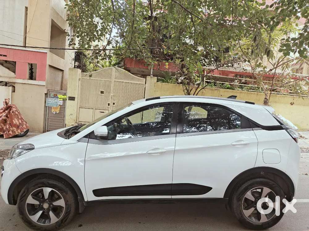 Tata Nexon White 1.5 Revotorq Xza Plus Top End Model