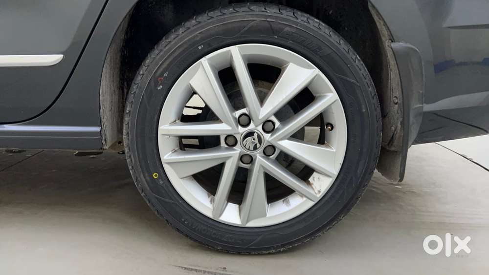 Skoda Rapid 1.0 Style At, 2021, Petrol