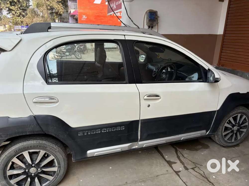 Toyota Etios Cross 2015 Diesel 230000 Km Driven