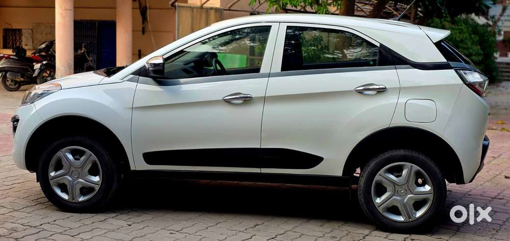 Tata Nexon 1.2 Revotron Xe, 2019, Petrol