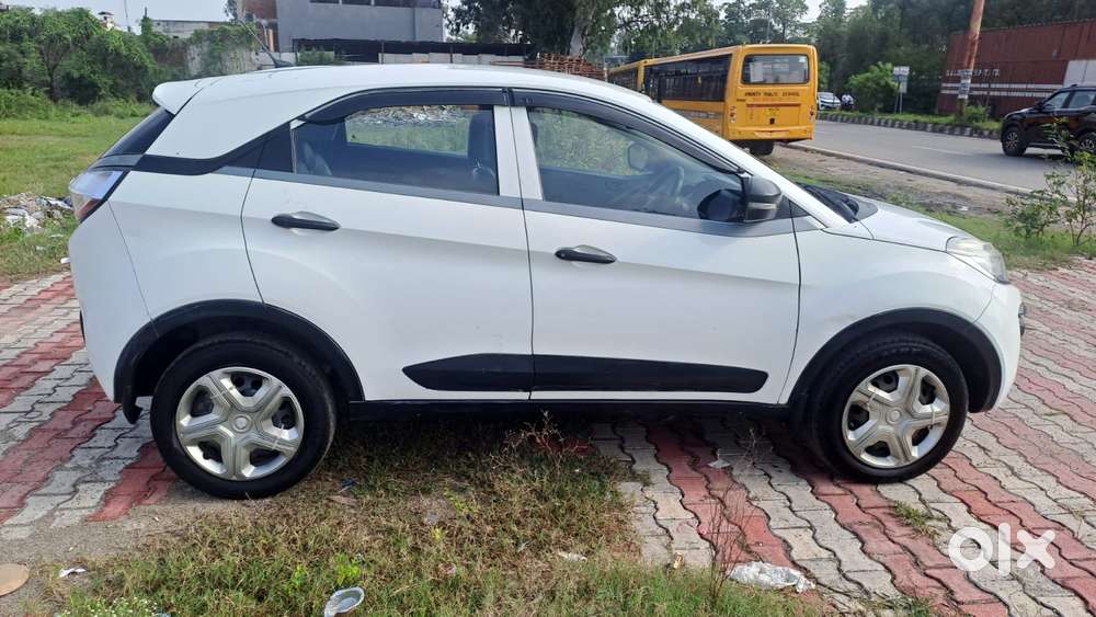 Tata Nexon 1.5 Revotorq Xm, 2018, Diesel