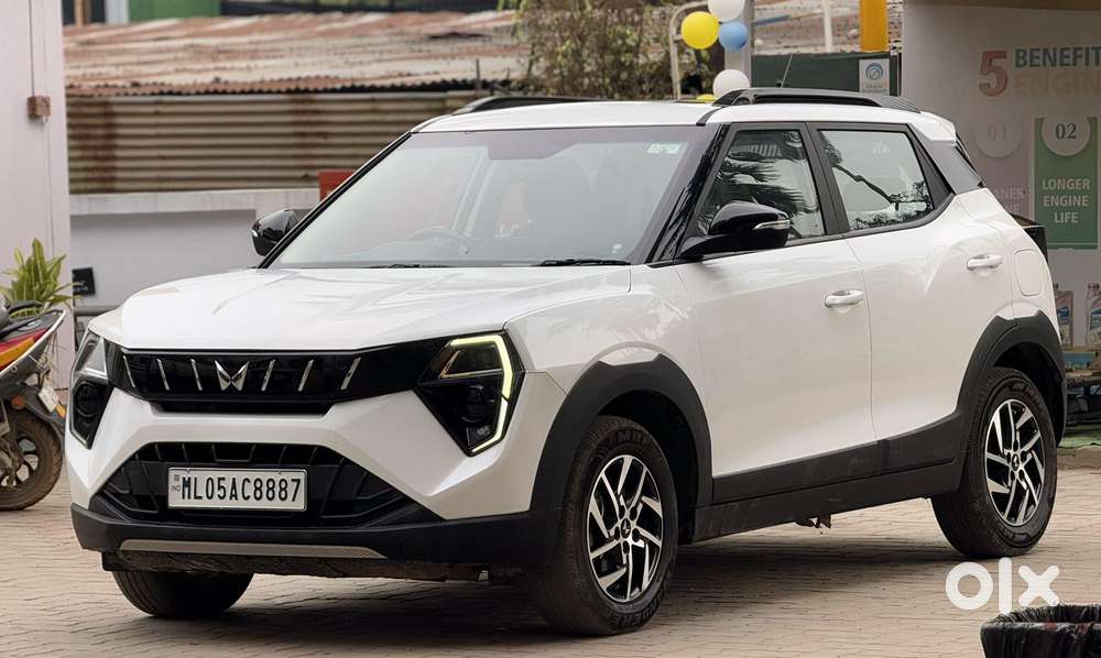 Mahindra Xuv 3xo Ax5 Pm Mt, 2024, Petrol