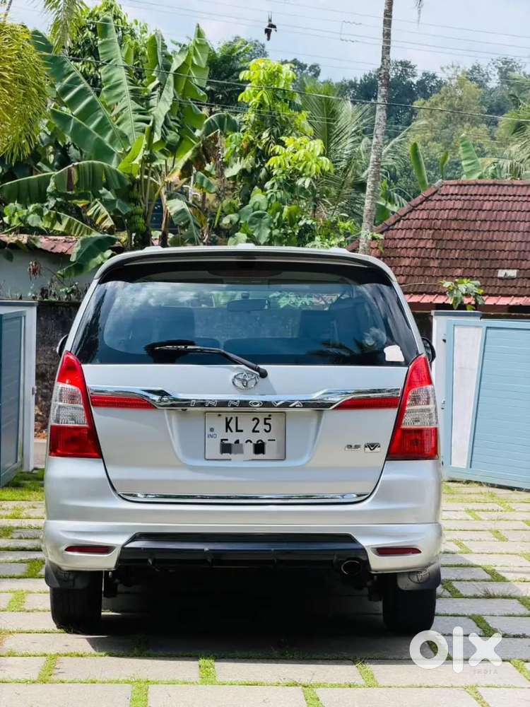 Toyota Innova 2013 Diesel 8 Str