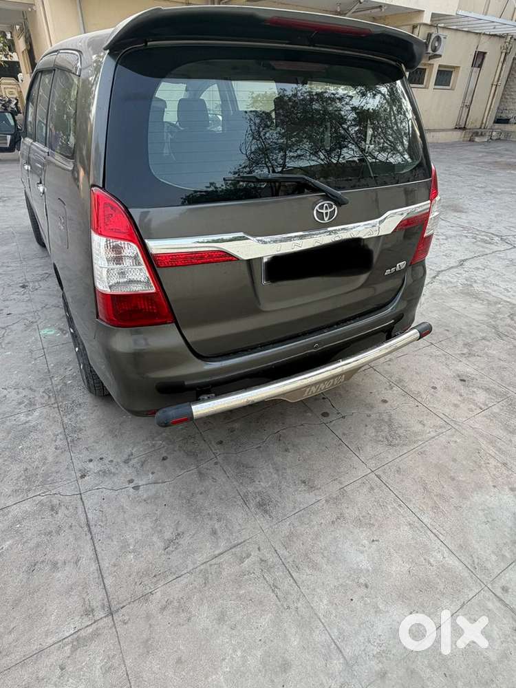 Toyota Innova 2012