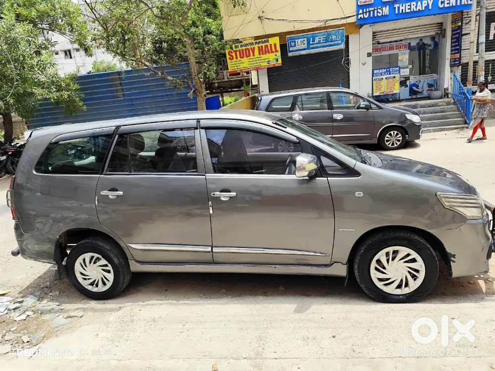 Toyota Innova 2015 Diesel 180000 Km Driven