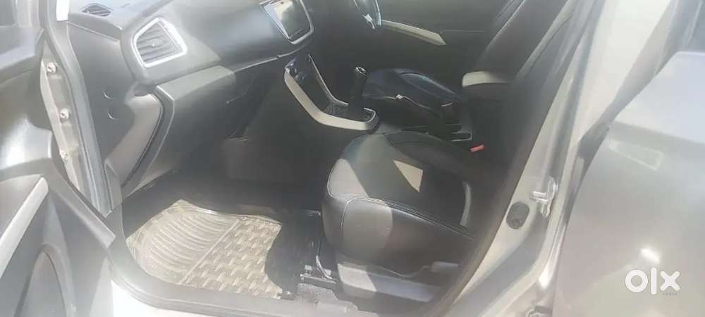 Maruti Suzuki S-cross 2016 Diesel, Top Model Cruise Control New Tyres