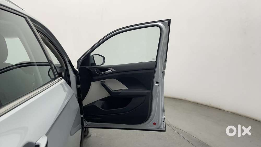 Volkswagen Taigun 1.0 Tsi Topline At, 2023, Petrol