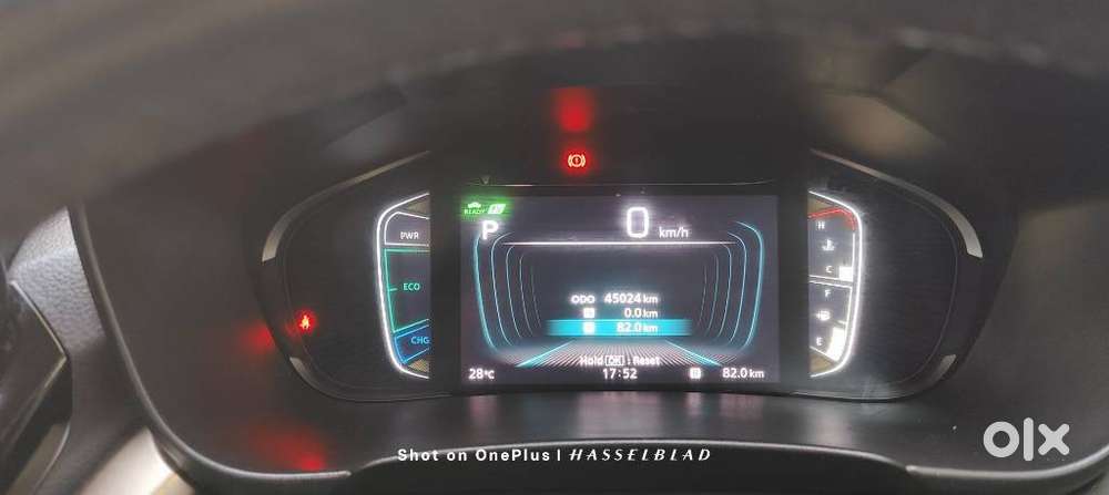 Maruti Suzuki Grand Vitara 1.5 Alpha Plus Intelligent Hybrid Ecvt, 2..