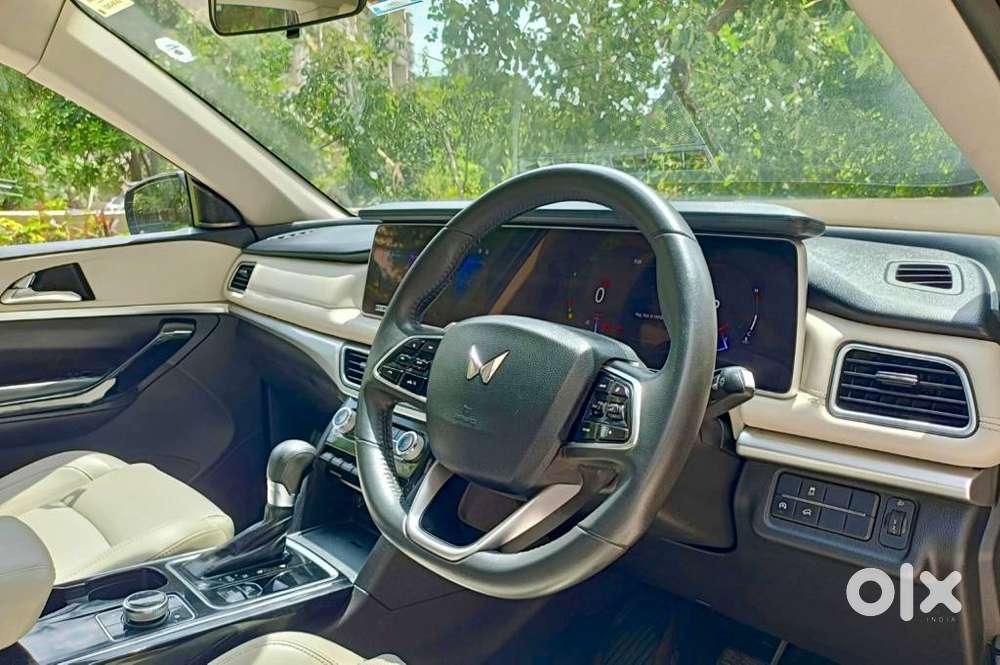 Mahindra Xuv700 2.2 Ax 7 Diesel At Str, 2023, Diesel