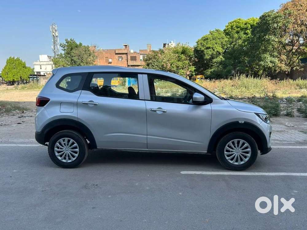 Renault Triber 1.0 Rxe, 2023, Petrol