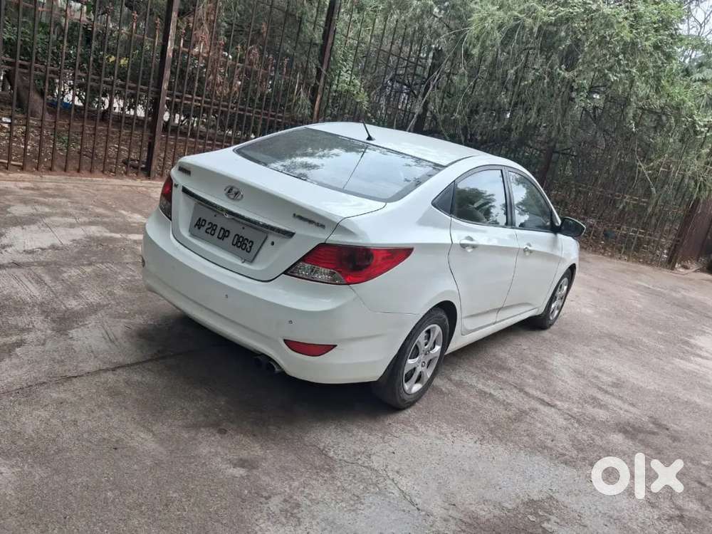 Hyundai Verna 1.6 Ex