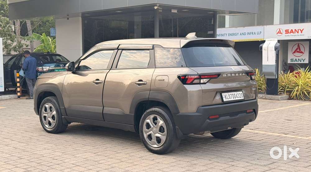 Maruti Suzuki Brezza 1.5 Zxi At Smart Hybrid, 2024, Petrol