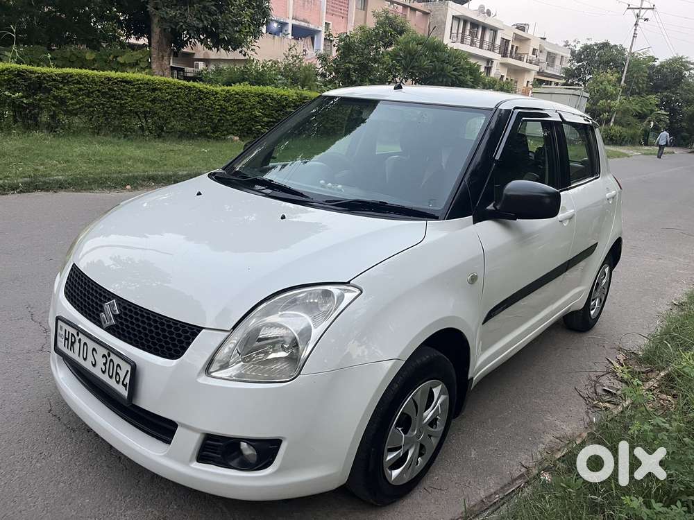 Maruti Suzuki Swift Vxi With Abs, 2011, Petrol