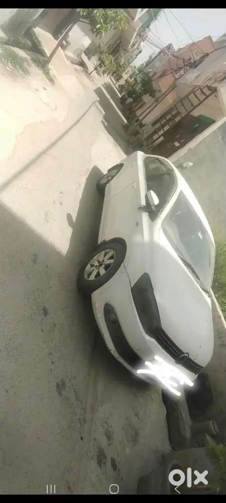 Volkswagen Vento Highline Plus 2012
