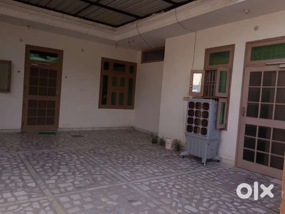 Individual house in rent for married couple only