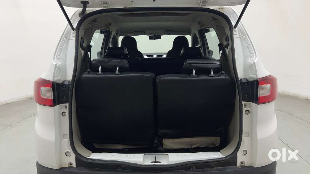 Renault Triber Rxz, 2023, Petrol