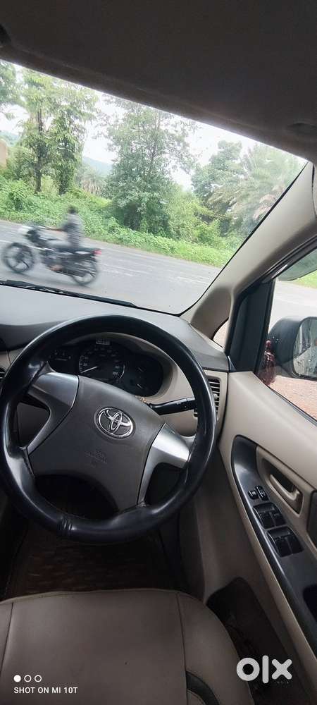 Toyota Innova 2.5 G 8 Seater Mint Condition