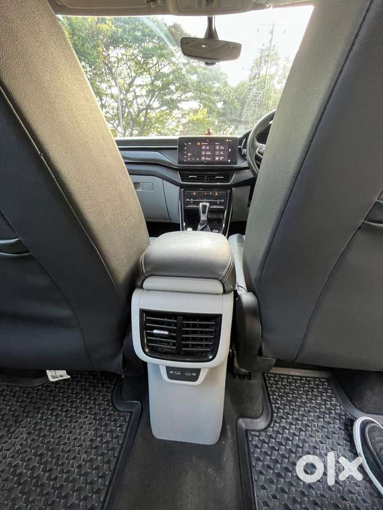 Skoda Kushaq 1.0 Tsi Style At (6 Airbags), 2021, Petrol