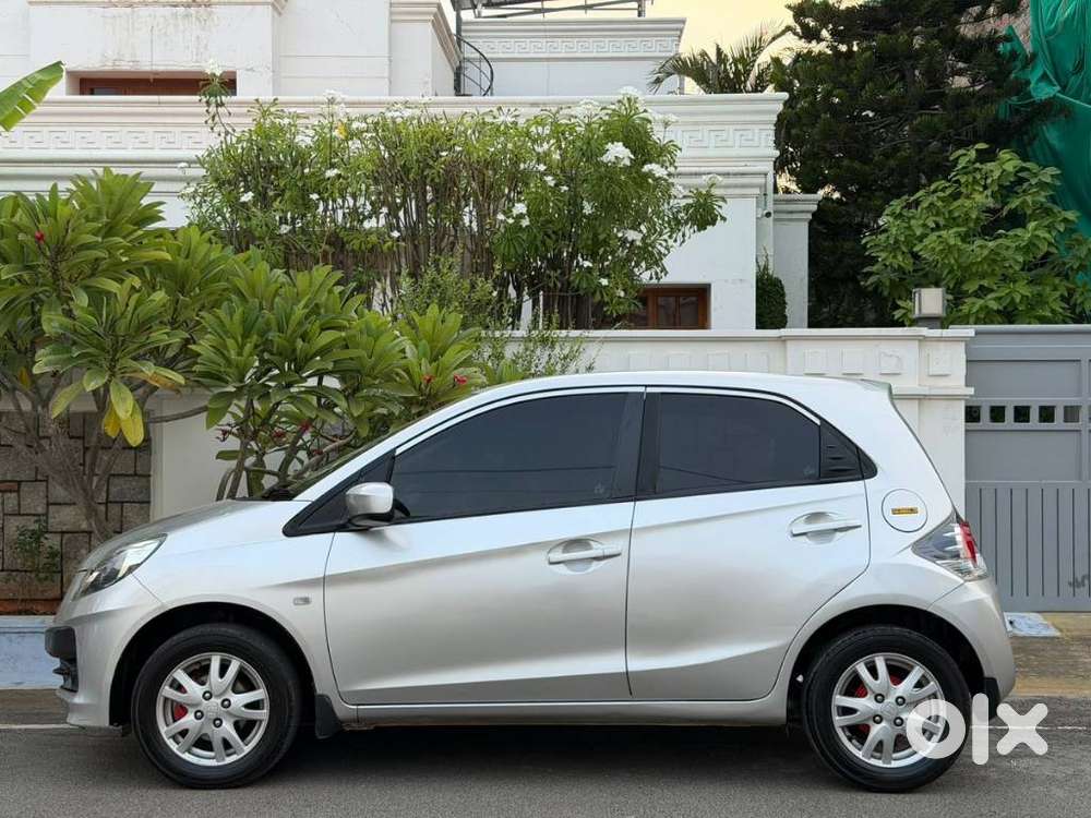 Honda Brio V Mt, 2012, Petrol