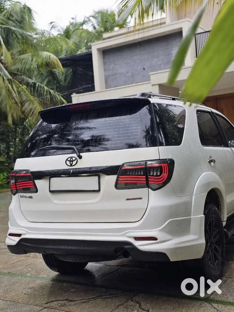 2015 Toyota Fortuner – Excellent Condition (full Toyota History)