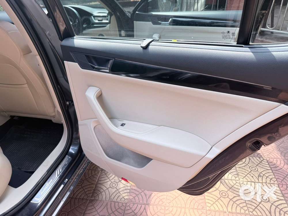 Skoda Superb Petrol 2018