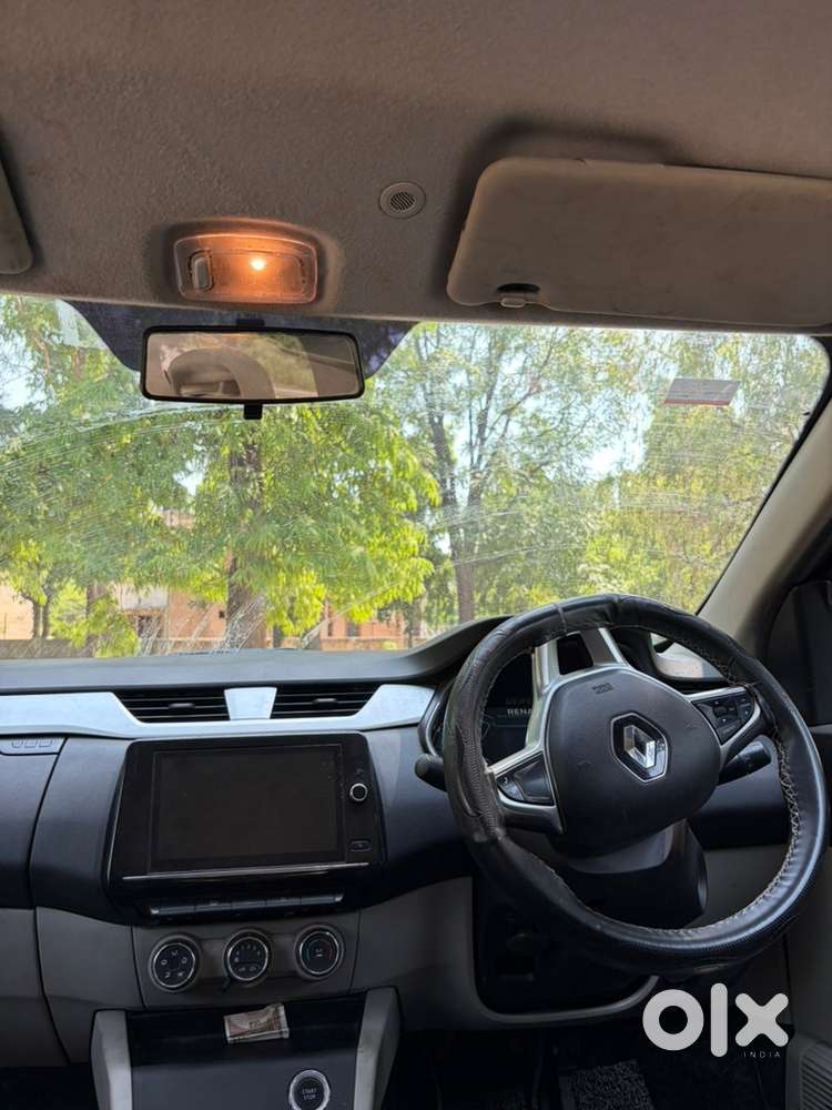 Renault Triber Rxz 1.0 Petrol Mt (top Model)