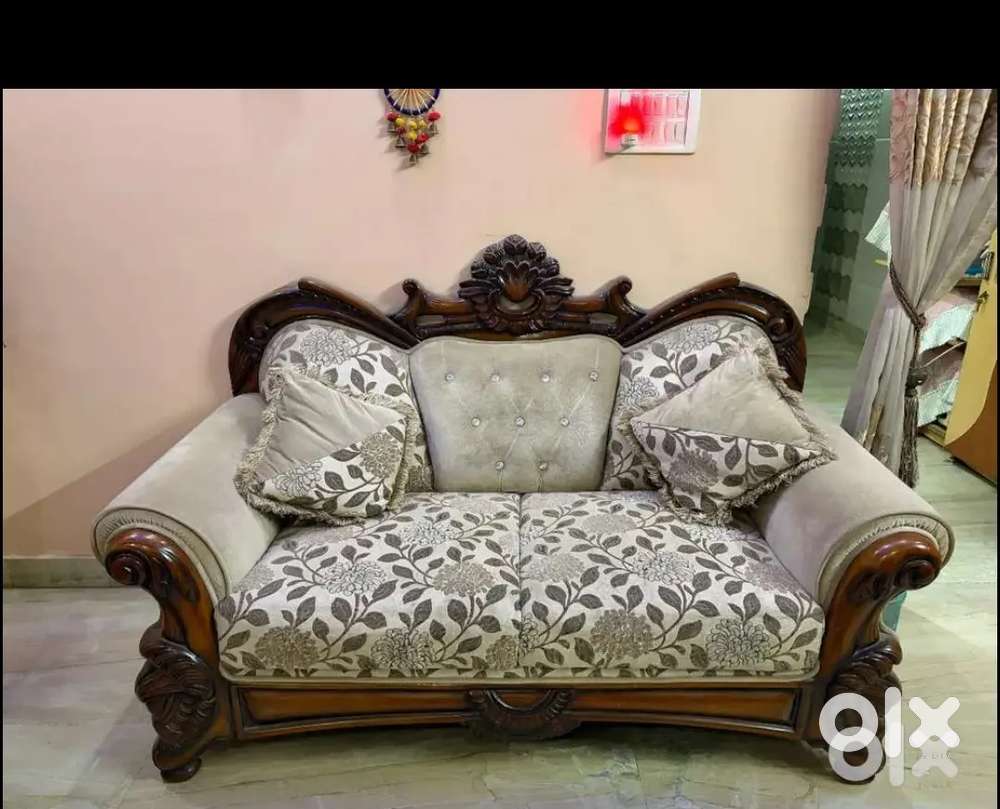 Sofa set with center table