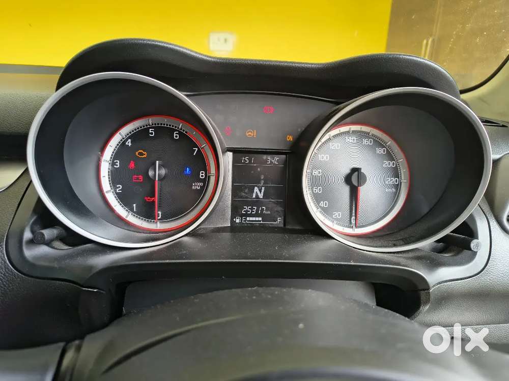 Maruti Suzuki Swift 2024 Model (4 Cylinder) Zxi Amt Varient - White