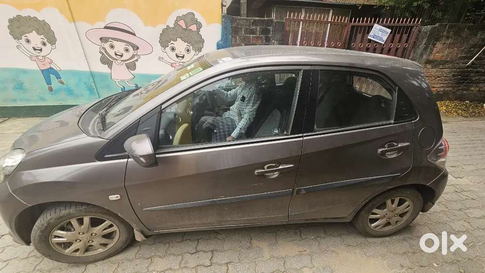 Honda Brio 2013 Petrol Well Maintained