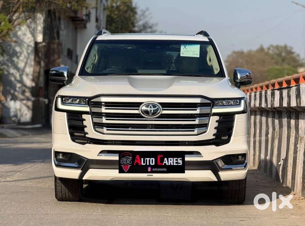 Toyota Land Cruiser Zx Petrol, 2025, Petrol