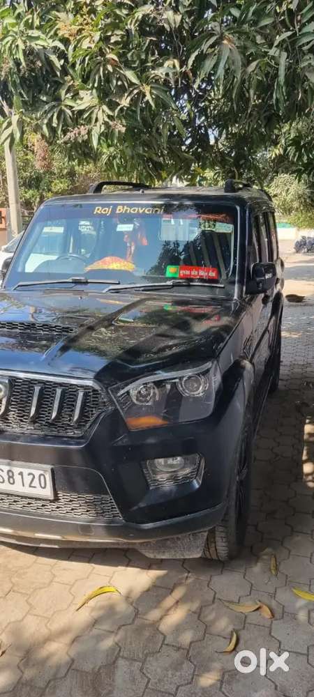 Mahindra Scorpio S10 2016