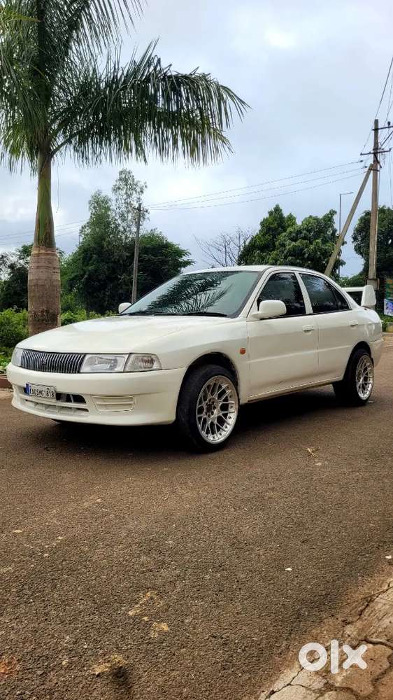 Mitsubishi Lancer 1.5 Glxi 2002 Model