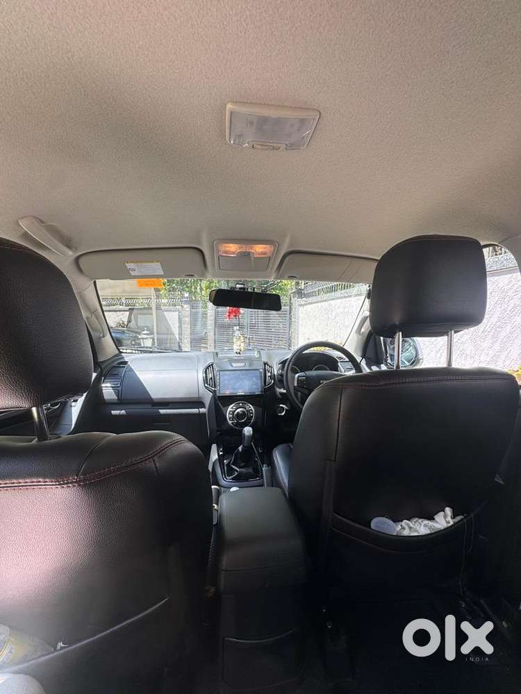 Isuzu D-max V-cross 2023 Diesel Well Maintained