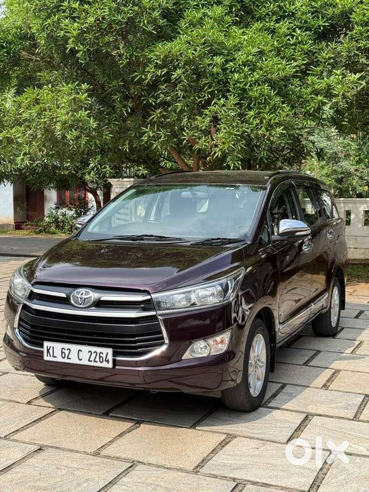 Toyota Innova Crysta 2.4 G Mt 8s, 2016, Diesel