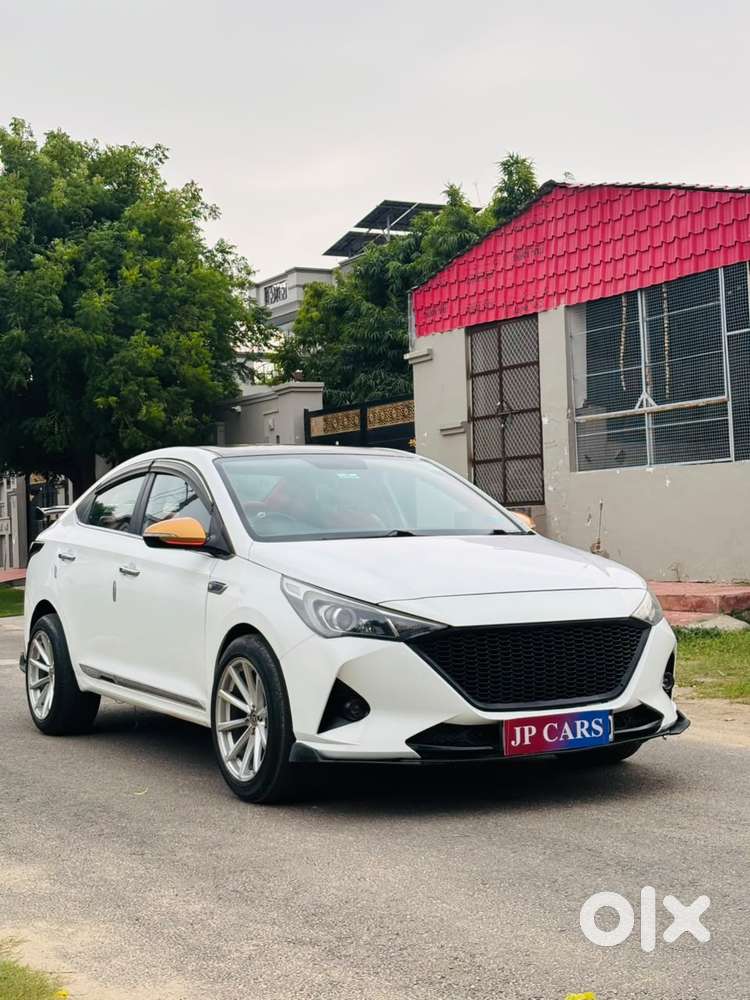 Hyundai Verna Crdi Vgt Sx 1.5, 2022, Petrol