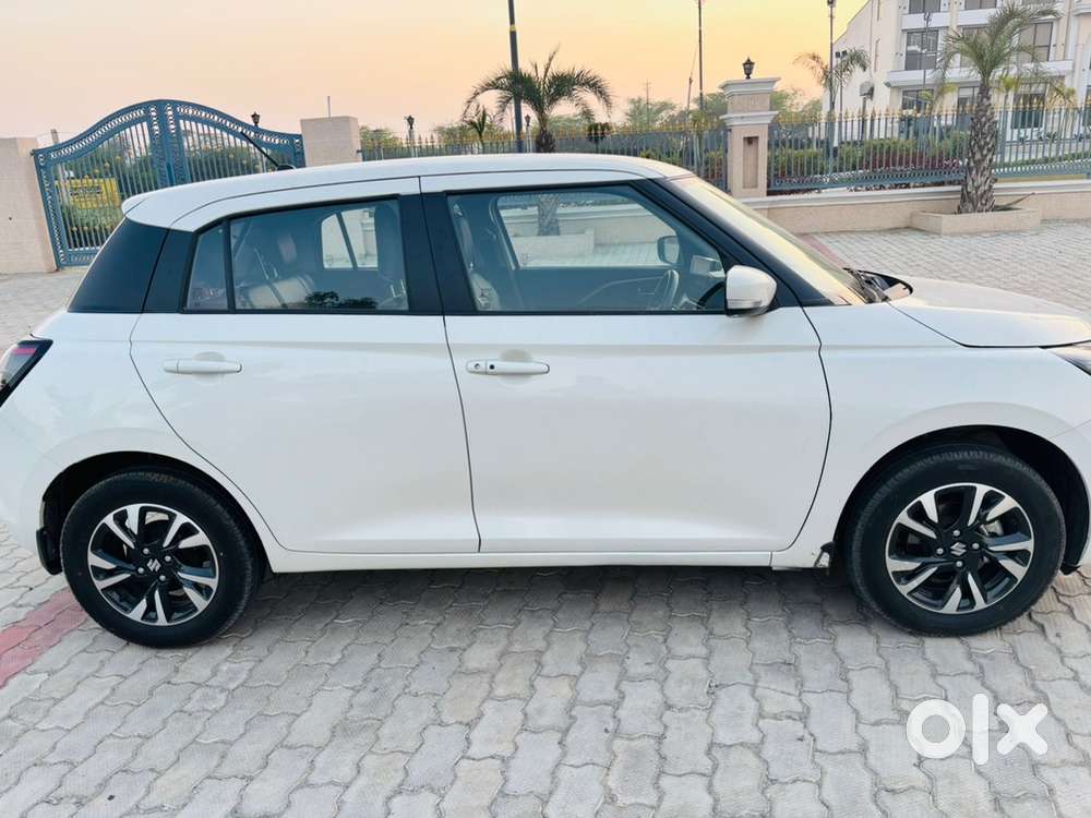 Maruti Suzuki New-gen Swift  2024 Petrol Showroom Condition