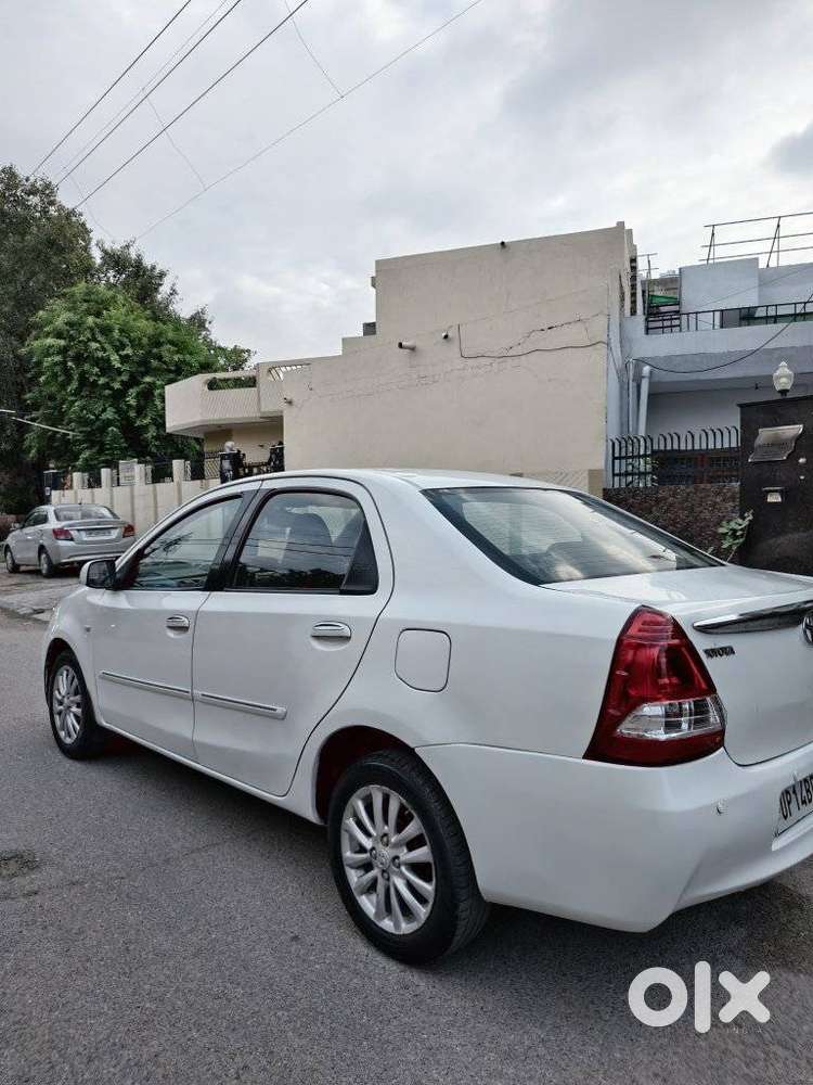 Toyota Etios V, 2012, Cng & Hybrids