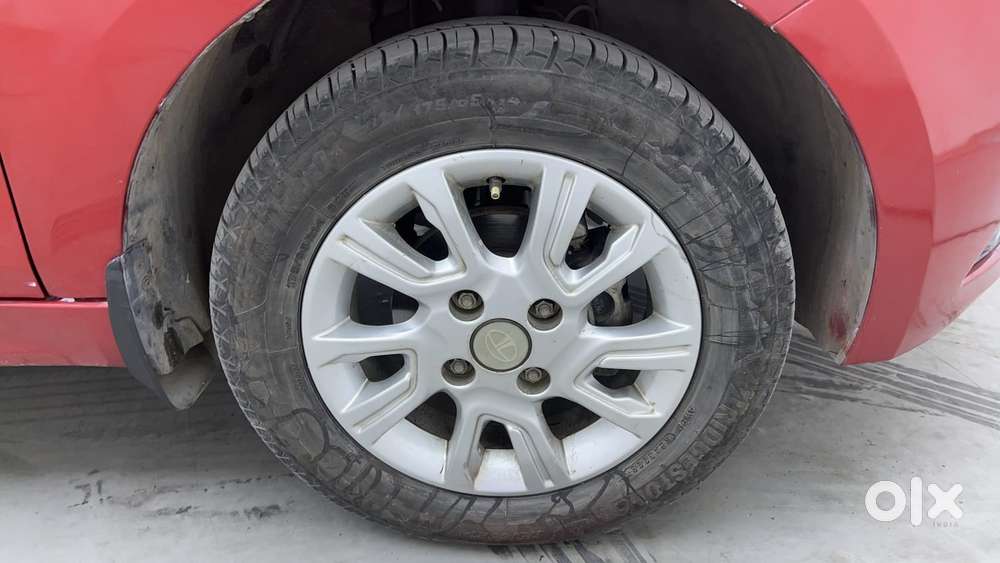 Tata Tiago Xza, 2018, Petrol