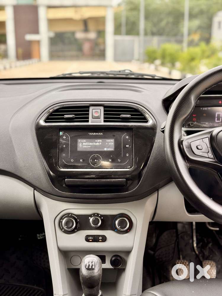 Tata Tiago, 2023, Petrol