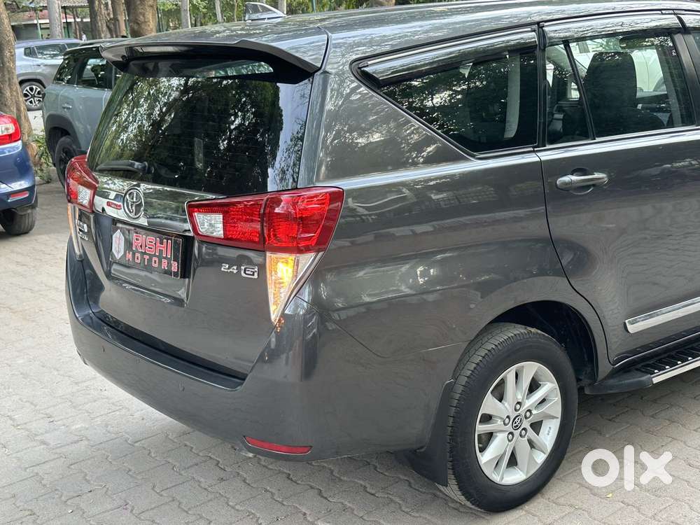 Toyota Innova Crysta 2.4 G Plus Mt 7 Str, 2017, Diesel