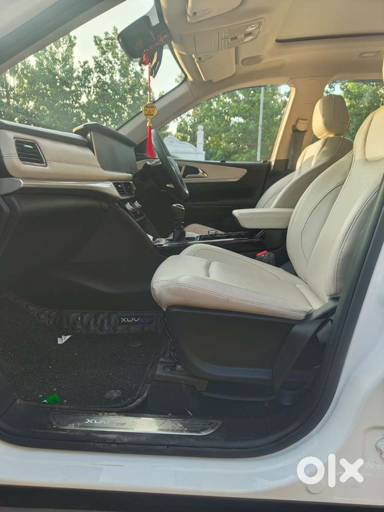 Mahindra Xuv700 2.2 Ax 7 Diesel Mt Luxury Pack Str, 2025, Diesel