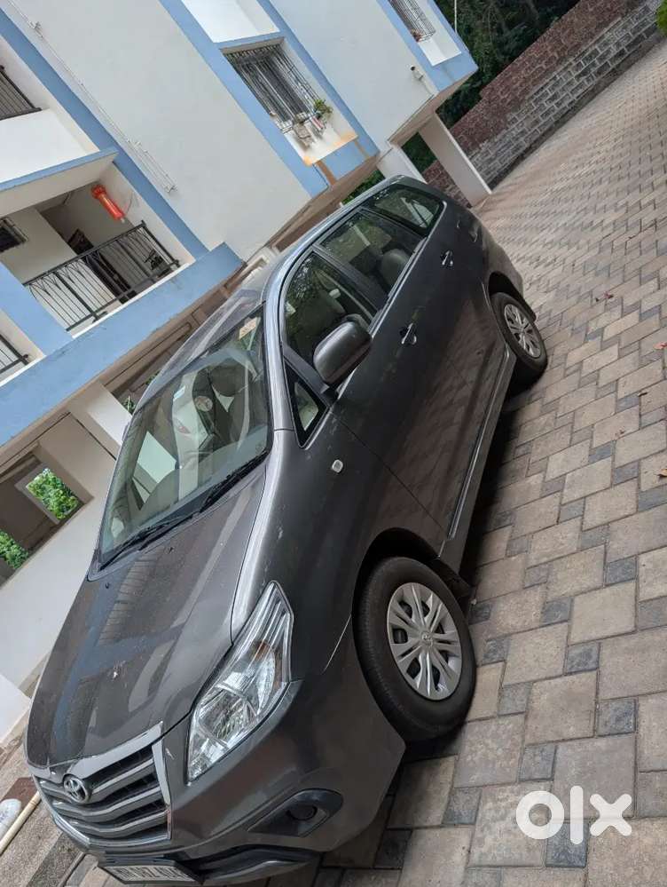 Toyota Innova 2013 Diesel 365000 Km Driven
