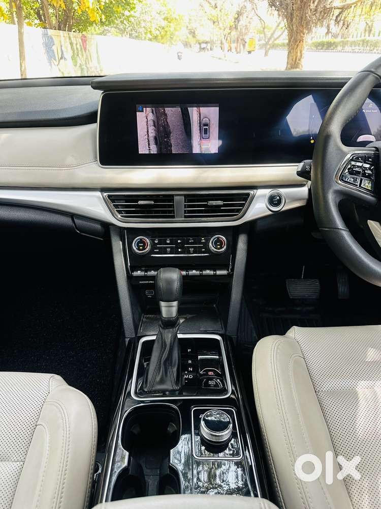 Mahindra Xuv700 2.0 Ax 7 Petrol At Luxury Pack Str, 2025, Diesel