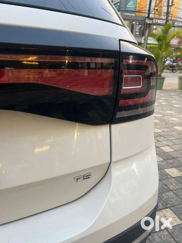 Volkswagen Taigun 1.0 Tsi Highline At, 2022, Petrol