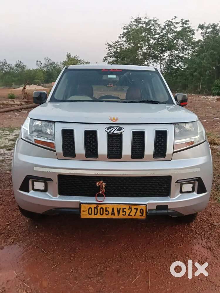 Mahendra Tuv 300 Plus