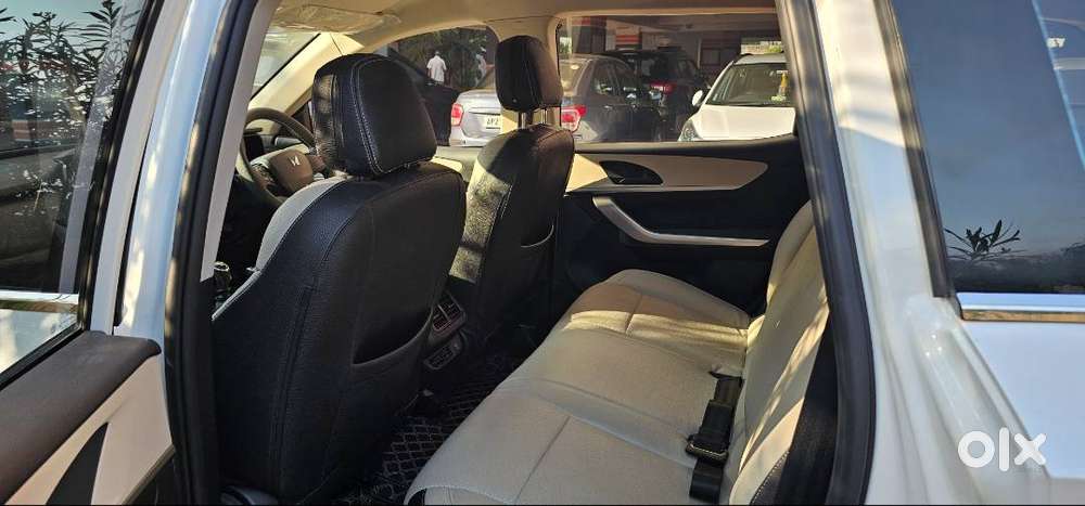 Mahindra Xuv 700 2.0 L Turbo Petrol Mx  5 Seater  Variant For Sale