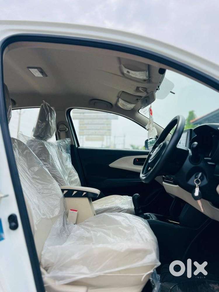 Maruti Suzuki Dzire 1.2 Lxi, 2025, Petrol