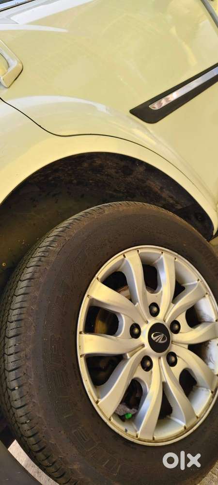 Mahindra Xuv500 2018 Diesel 137997 Km Driven